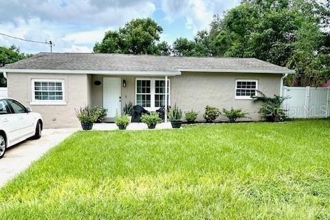 House in Tampa, Florida 3 bedrooms, 134.71 sq.m. № 1315486 - photo 3