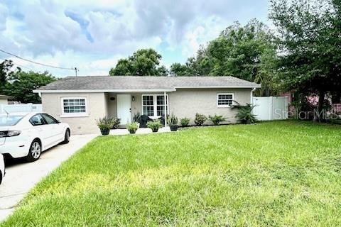 House in Tampa, Florida 3 bedrooms, 134.71 sq.m. № 1315486 - photo 2