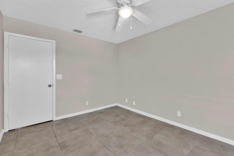 Townhouse in West Palm Beach, Florida 2 bedrooms, 132.48 sq.m. № 1210364 - photo 8