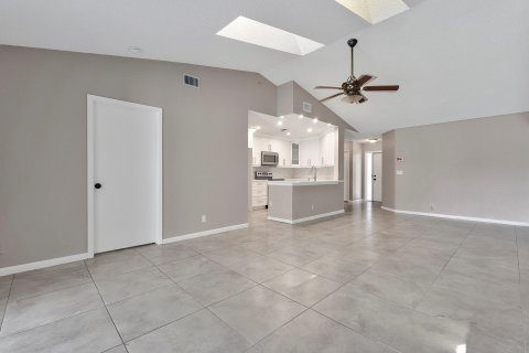 Touwnhouse à vendre à West Palm Beach, Floride: 2 chambres, 132.48 m2 № 1210364 - photo 5