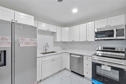 Condominio en venta en Miami, Florida, 2 dormitorios, 97.55 m2 № 1431310 - foto 4