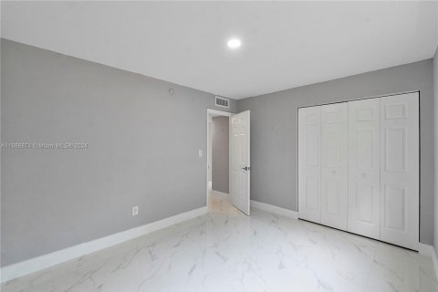 Condominio en venta en Miami, Florida, 2 dormitorios, 97.55 m2 № 1431310 - foto 16