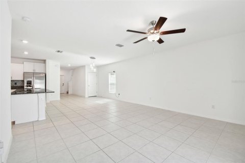 House in Zephyrhills, Florida 6 bedrooms, 239.69 sq.m. № 1419029 - photo 8