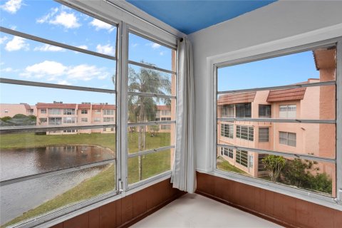 Copropriété à vendre à Sunrise, Floride: 1 chambre, 69.68 m2 № 945681 - photo 15