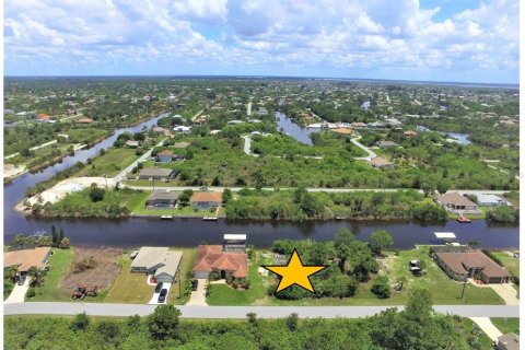 Terreno en venta en Port Charlotte, Florida № 947076 - foto 1