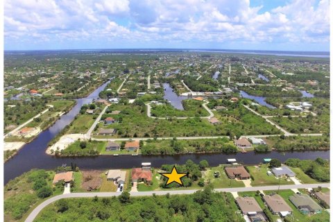 Terreno en venta en Port Charlotte, Florida № 947076 - foto 2