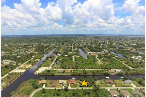 Terreno en venta en Port Charlotte, Florida № 947076 - foto 3