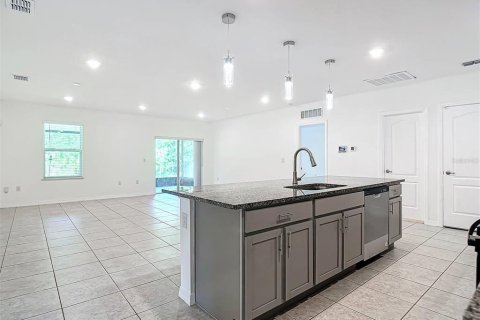 House in Vero Beach, Florida 4 bedrooms, 189.43 sq.m. № 1265652 - photo 9