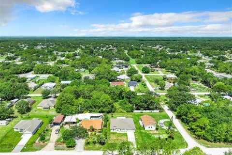 House in Vero Beach, Florida 4 bedrooms, 189.43 sq.m. № 1265652 - photo 5