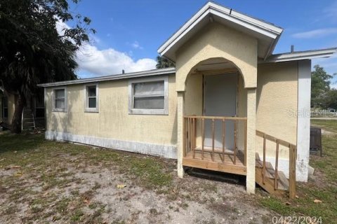 House in Fort Myers, Florida 3 bedrooms, 98.76 sq.m. № 1149785 - photo 11