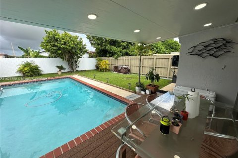 Casa en venta en Miami, Florida, 2 dormitorios, 90.86 m2 № 1404222 - foto 11