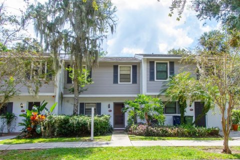 Adosado en venta en Tampa, Florida, 3 dormitorios, 140.47 m2 № 1402499 - foto 1