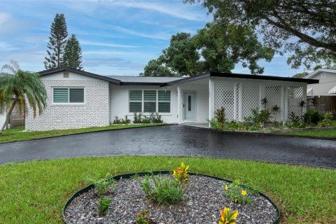 Casa en venta en Seminole, Florida, 3 dormitorios, 147.25 m2 № 1402498 - foto 1