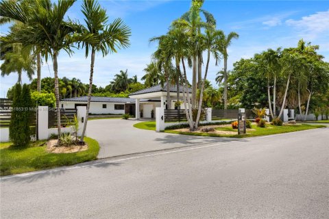 Villa ou maison à vendre à Miami, Floride: 5 chambres, 200.67 m2 № 1370460 - photo 4