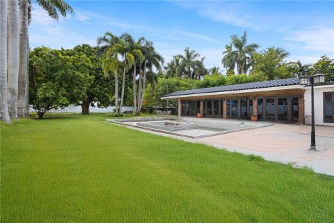 House in Miami, Florida 5 bedrooms, 200.67 sq.m. № 1370460 - photo 24