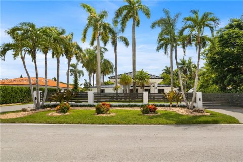 Villa ou maison à vendre à Miami, Floride: 5 chambres, 200.67 m2 № 1370460 - photo 1