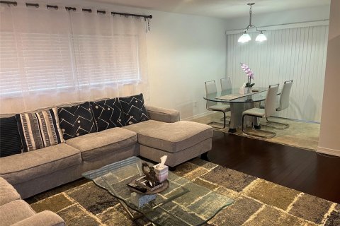 Condo in Fort Lauderdale, Florida, 2 bedrooms  № 1097928 - photo 22