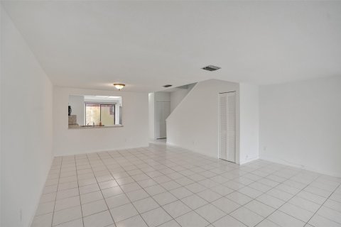 Townhouse in Sunrise, Florida 3 bedrooms, 153.85 sq.m. № 1228609 - photo 30