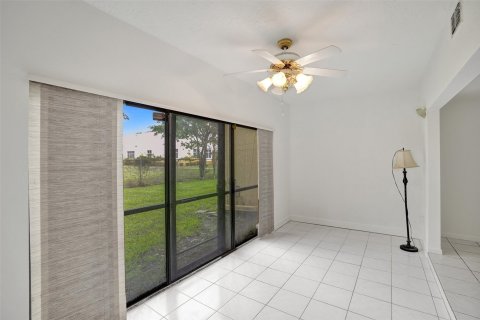 Townhouse in Sunrise, Florida 3 bedrooms, 153.85 sq.m. № 1228609 - photo 27