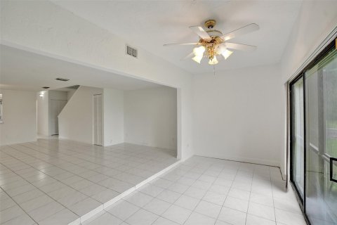 Townhouse in Sunrise, Florida 3 bedrooms, 153.85 sq.m. № 1228609 - photo 25