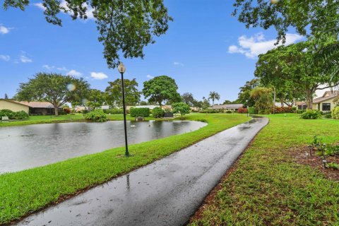 House in Delray Beach, Florida 2 bedrooms, 151.52 sq.m. № 1228542 - photo 24