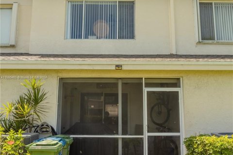 Townhouse in Weston, Florida 2 bedrooms, 103.12 sq.m. № 1370503 - photo 13