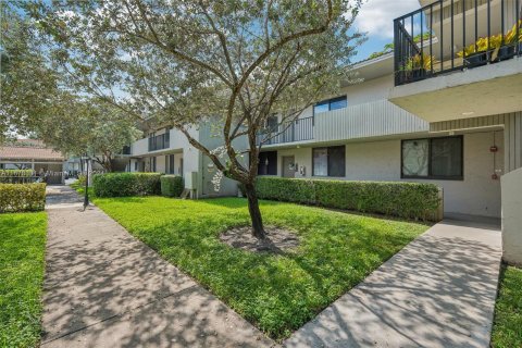 Condo in Coral Springs, Florida, 2 bedrooms  № 1404643 - photo 2