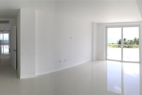 Condominio en venta en Key Biscayne, Florida, 3 dormitorios, 179.3 m2 № 1132585 - foto 8
