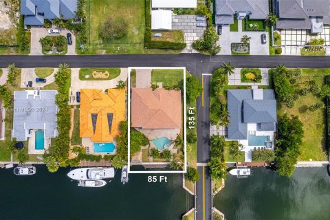 Villa ou maison à vendre à Hallandale Beach, Floride: 7 chambres, 506.13 m2 № 1132543 - photo 6