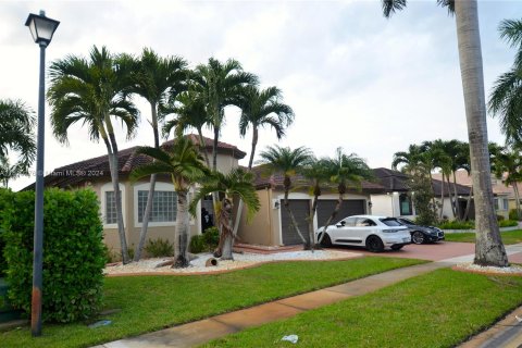 House in Miramar, Florida 5 bedrooms, 260.5 sq.m. № 938228 - photo 7