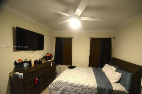 House in Miramar, Florida 5 bedrooms, 260.5 sq.m. № 938228 - photo 28
