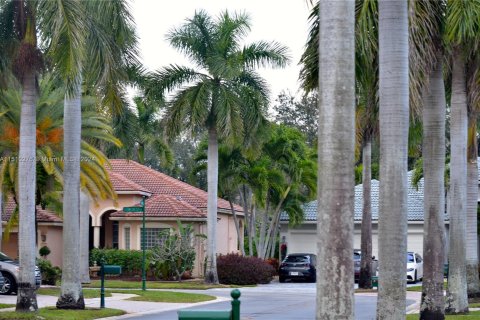 House in Miramar, Florida 5 bedrooms, 260.5 sq.m. № 938228 - photo 6