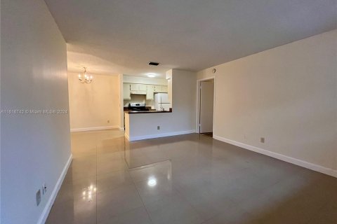 Condominio en venta en Pembroke Pines, Florida, 2 dormitorios, 86.58 m2 № 1238280 - foto 17