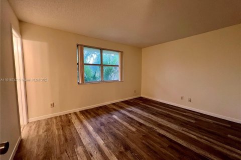 Condominio en venta en Pembroke Pines, Florida, 2 dormitorios, 86.58 m2 № 1238280 - foto 6