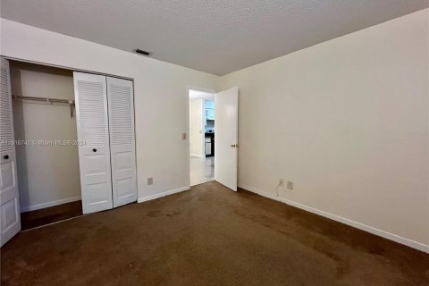 Condominio en venta en Pembroke Pines, Florida, 2 dormitorios, 86.58 m2 № 1238280 - foto 15