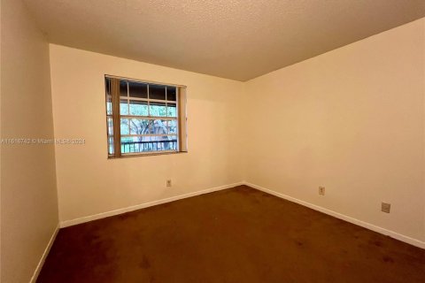 Condominio en venta en Pembroke Pines, Florida, 2 dormitorios, 86.58 m2 № 1238280 - foto 16