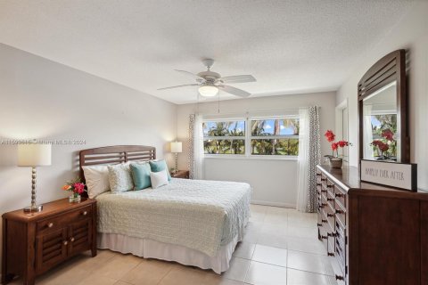 Condominio en venta en Hallandale Beach, Florida, 1 dormitorio, 77.11 m2 № 1185762 - foto 9