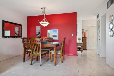Copropriété à vendre à Hallandale Beach, Floride: 1 chambre, 77.11 m2 № 1185762 - photo 6