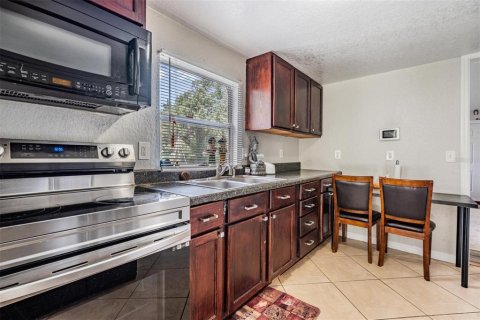 Casa en venta en Tampa, Florida, 2 dormitorios, 89.37 m2 № 1313469 - foto 8