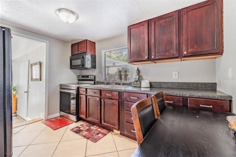 House in Tampa, Florida 2 bedrooms, 89.37 sq.m. № 1313469 - photo 6