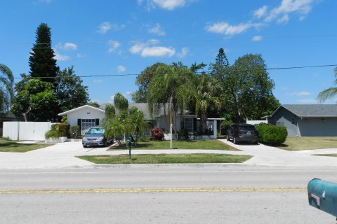 Купить виллу или дом в Ройял-Палм-Бич, Флорида 3 спальни, 124.58м2, № 1141528 - фото 17