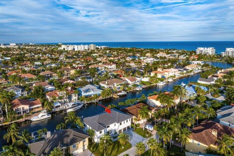 House in Delray Beach, Florida 5 bedrooms, 441.84 sq.m. № 922462 - photo 15