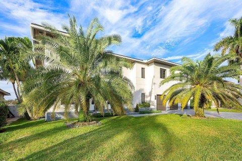 Villa ou maison à vendre à Delray Beach, Floride: 5 chambres, 441.84 m2 № 922462 - photo 27