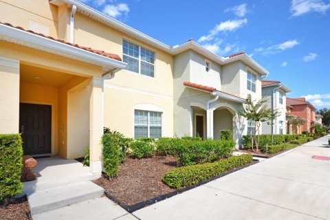 Touwnhouse à vendre à Kissimmee, Floride: 4 chambres, 176.7 m2 № 1313486 - photo 1