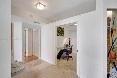 Copropriété à vendre à Miami Beach, Floride: 2 chambres, 129.32 m2 № 1401115 - photo 30