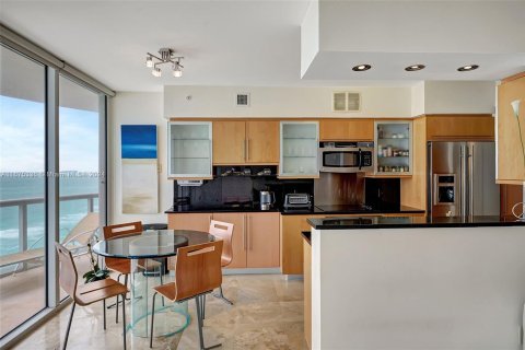 Condominio en venta en Miami Beach, Florida, 2 dormitorios, 129.32 m2 № 1401115 - foto 10