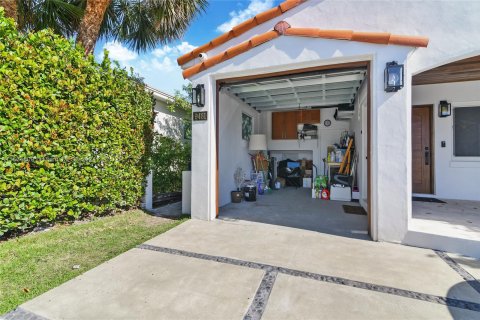 Villa ou maison à vendre à Surfside, Floride: 3 chambres, 170.38 m2 № 1401114 - photo 24