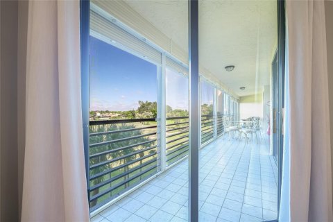 Condo in Lauderhill, Florida, 2 bedrooms  № 1079606 - photo 27