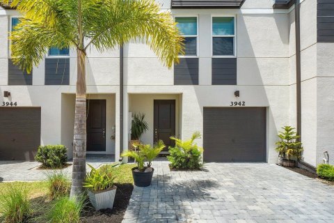 Townhouse in Stuart, Florida 3 bedrooms, 137.03 sq.m. № 1162054 - photo 28