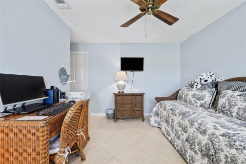 Condo in Bradenton, Florida, 2 bedrooms  № 733419 - photo 16